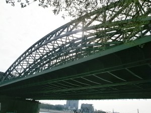 Walking along the Rhine, under the eastern span of the huge birdge